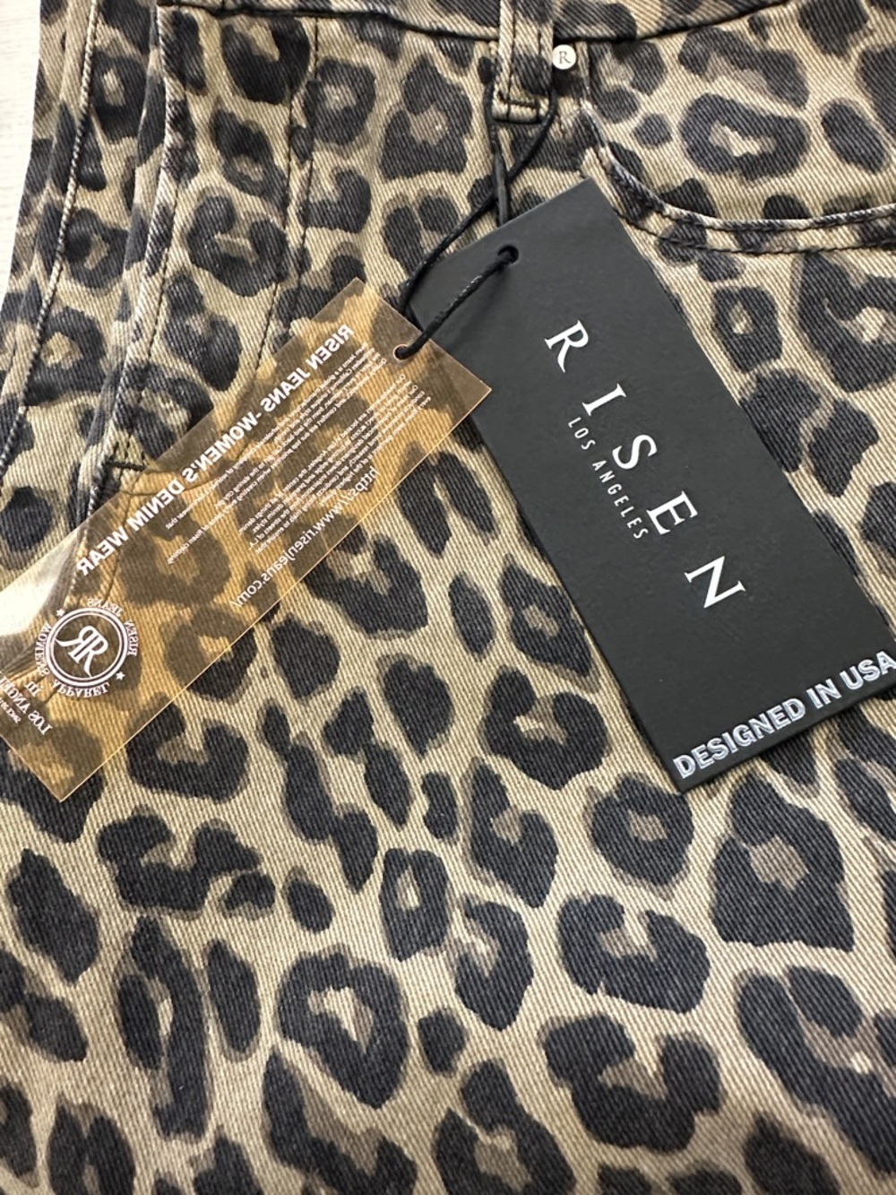 New w tags. Cheetah leopard coffee color jeans Risen. Wide leg long size 0, 1, 9 - Picture 4 of 6